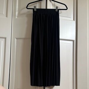 New Mix Classic Black Pleated Maxi Skirt